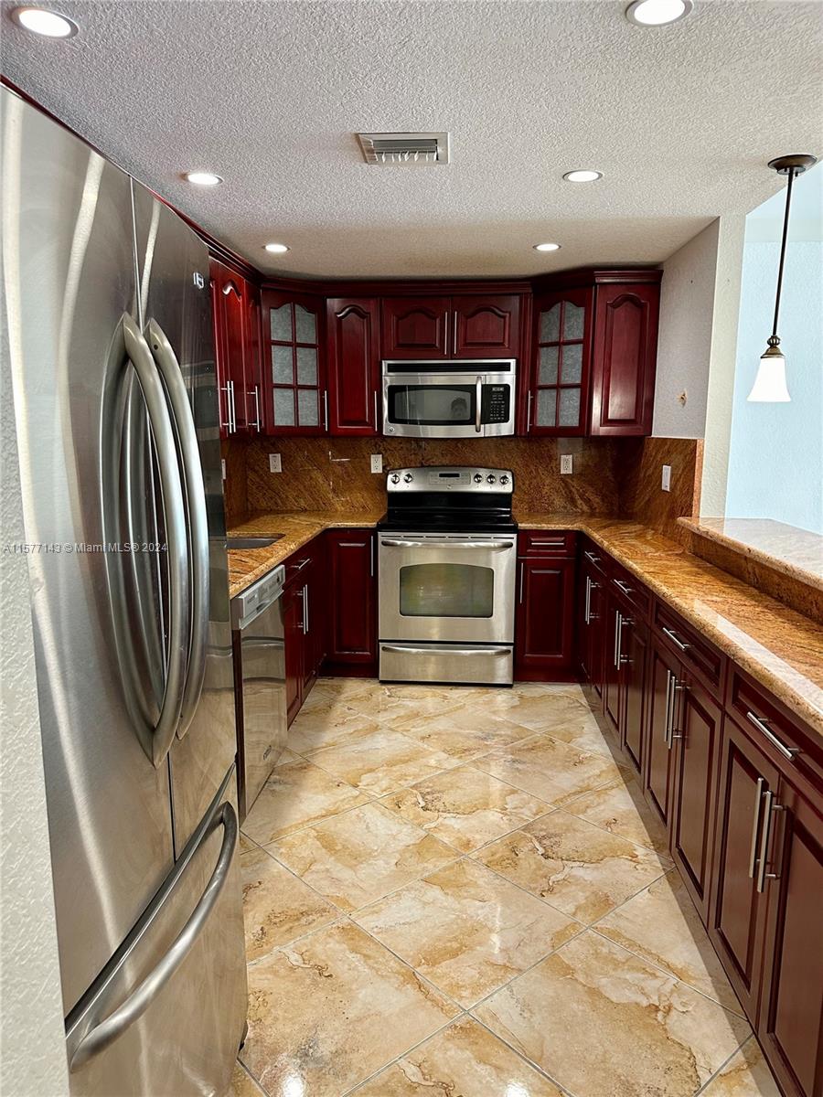OCEANVIEW BUILDING B COND - Residential Lease