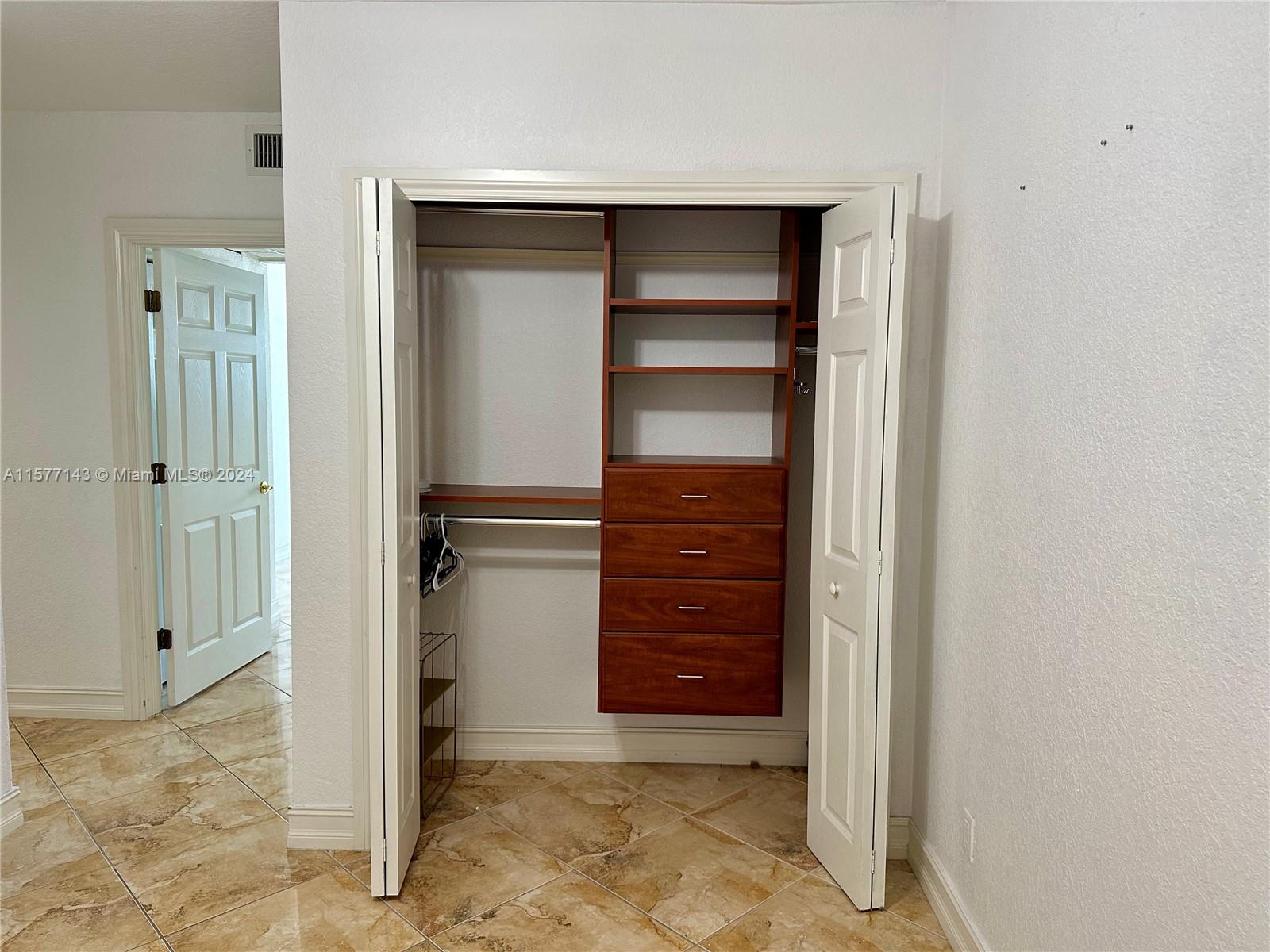 OCEANVIEW BUILDING B COND - Residential Lease