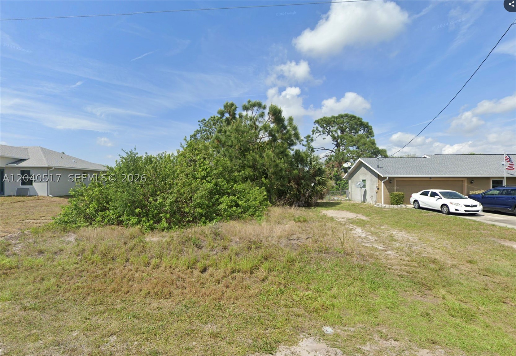 Port Charlotte - Land