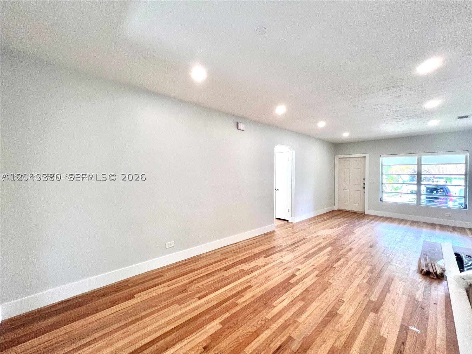 SILVER BLUFF EST-SEC B - Residential Lease