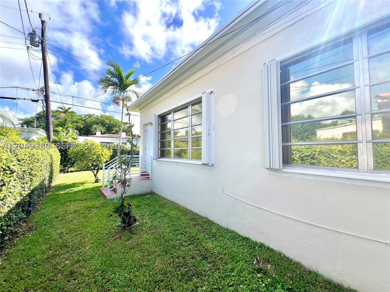 SILVER BLUFF EST-SEC B - Residential Lease