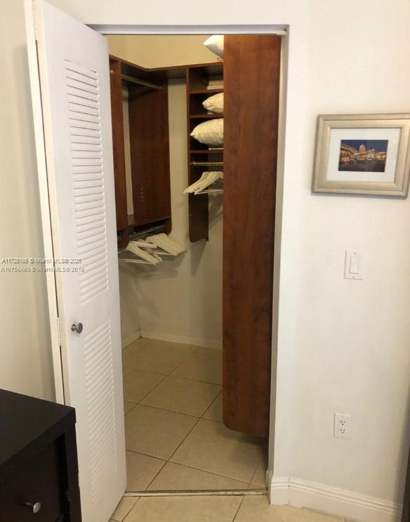 THE YACHT CLUB AT AVENTUR - Residential Lease