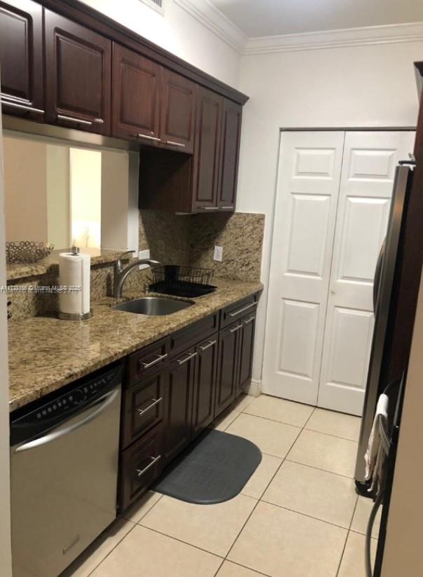 THE YACHT CLUB AT AVENTUR - Residential Lease
