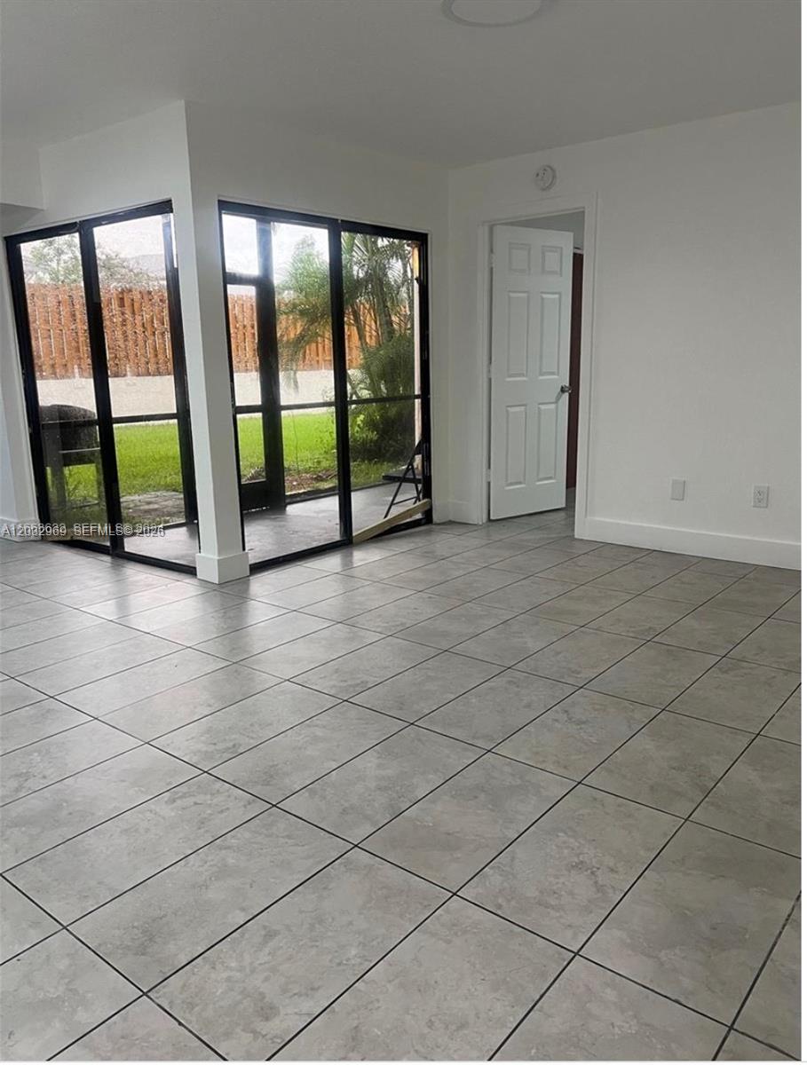 LAKESHORE CONDO #4 - Residential Lease