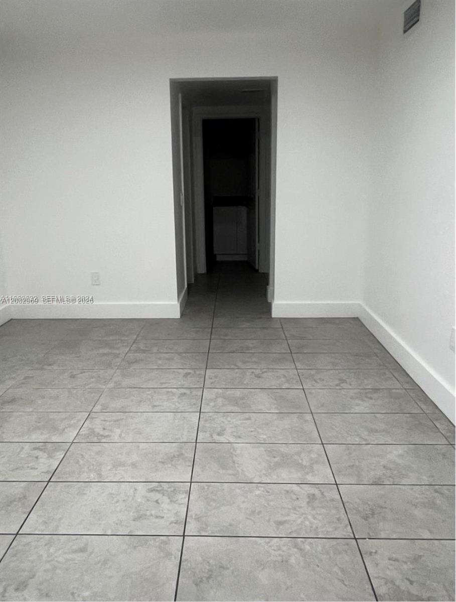 LAKESHORE CONDO #4 - Residential Lease