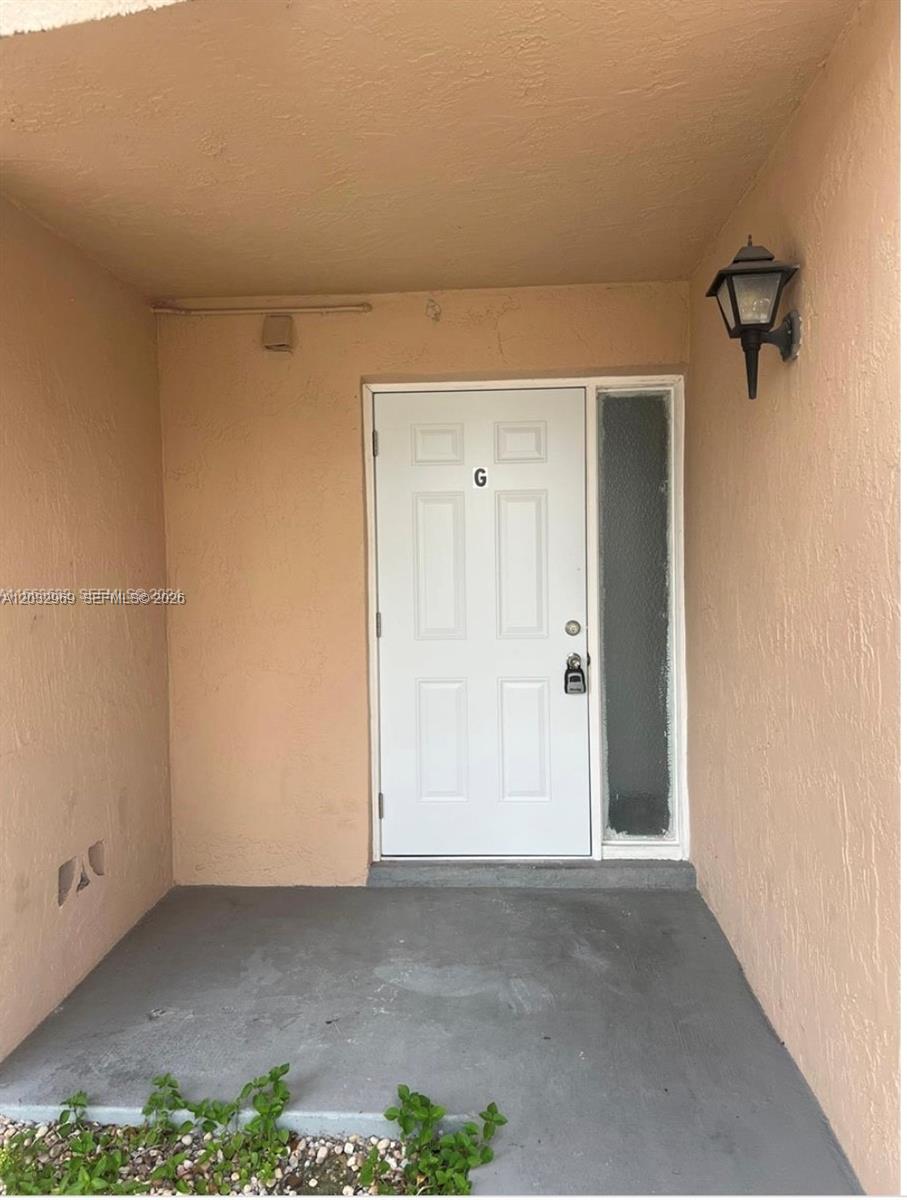 LAKESHORE CONDO #4 - Residential Lease
