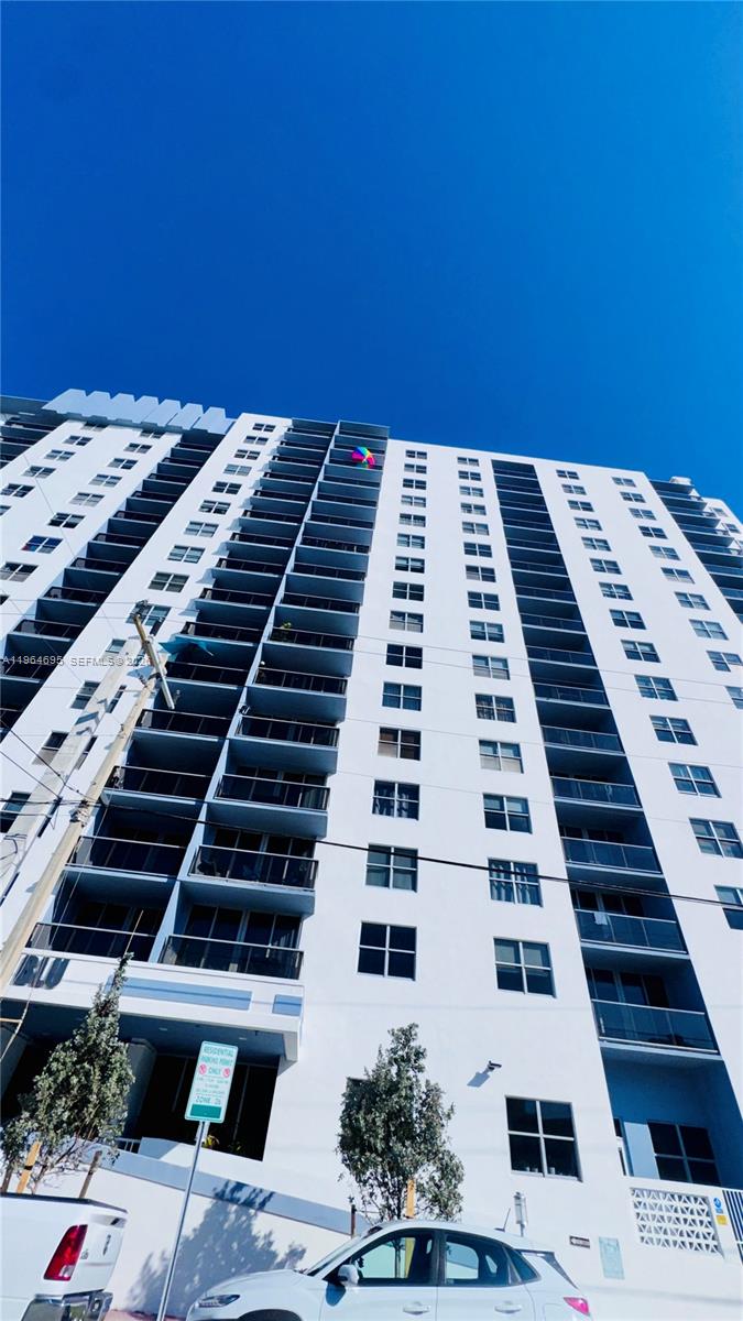401 BLU OF NORTH BEACH CO - Residential