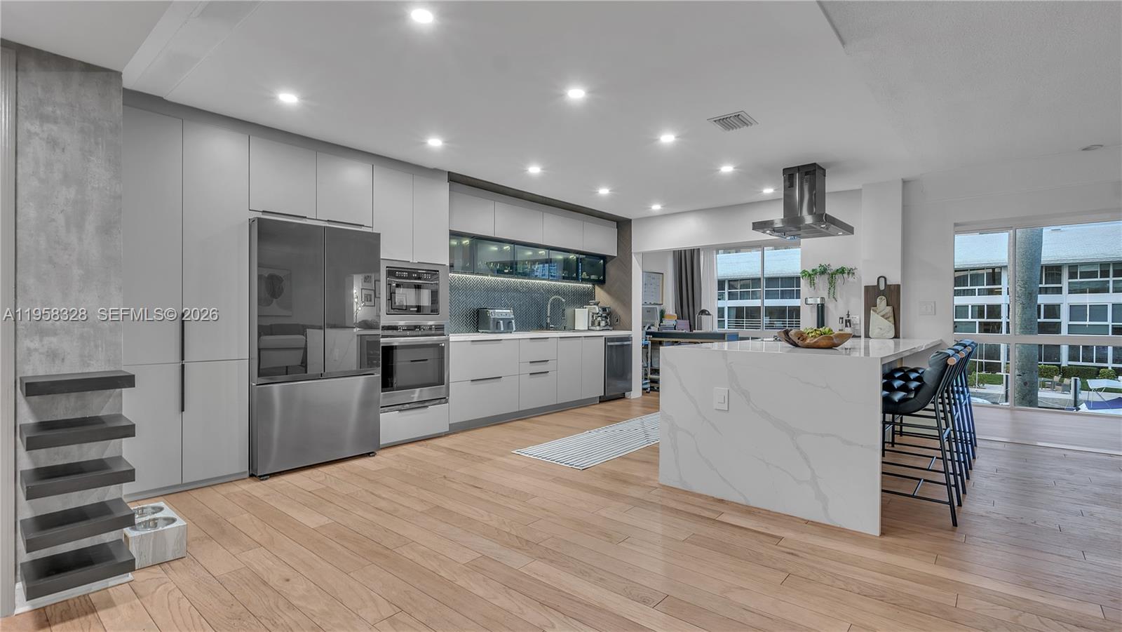 WAYNE HOUSE CONDO - Residential