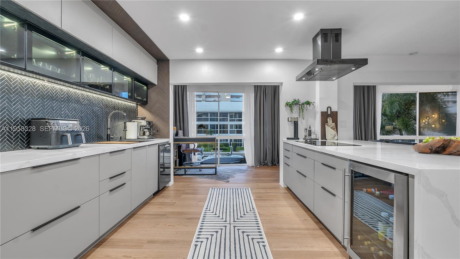 WAYNE HOUSE CONDO - Residential