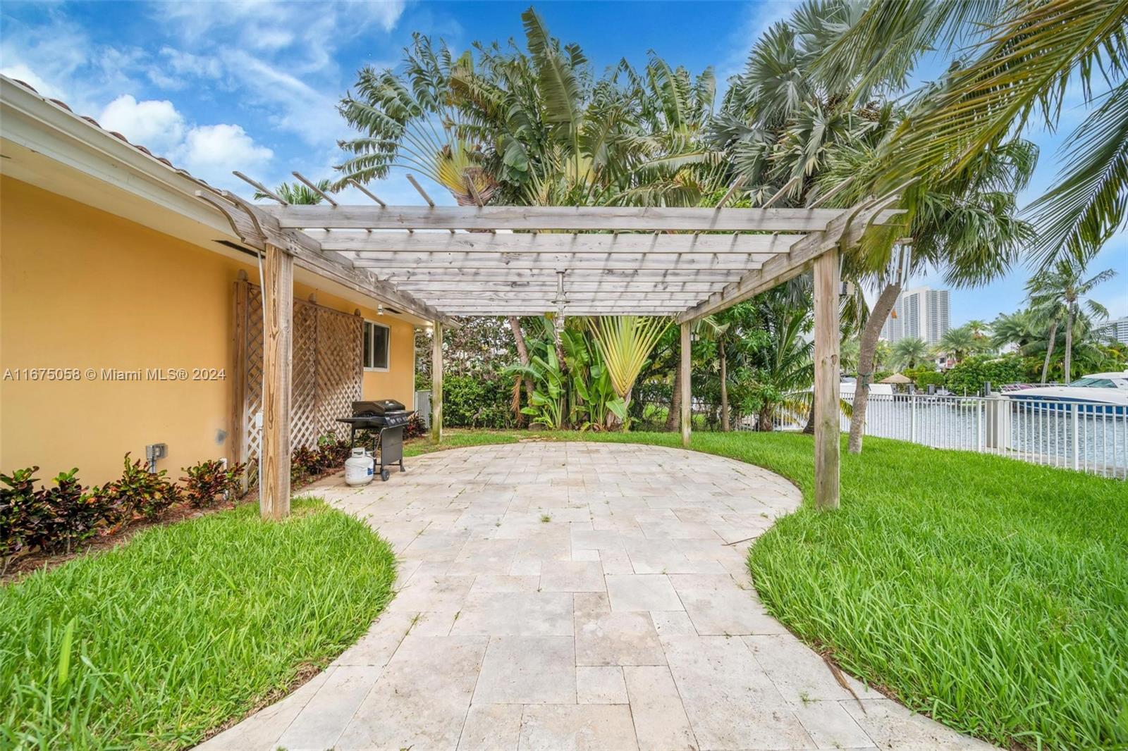 GOLDEN ISLES SEC - Residential Lease