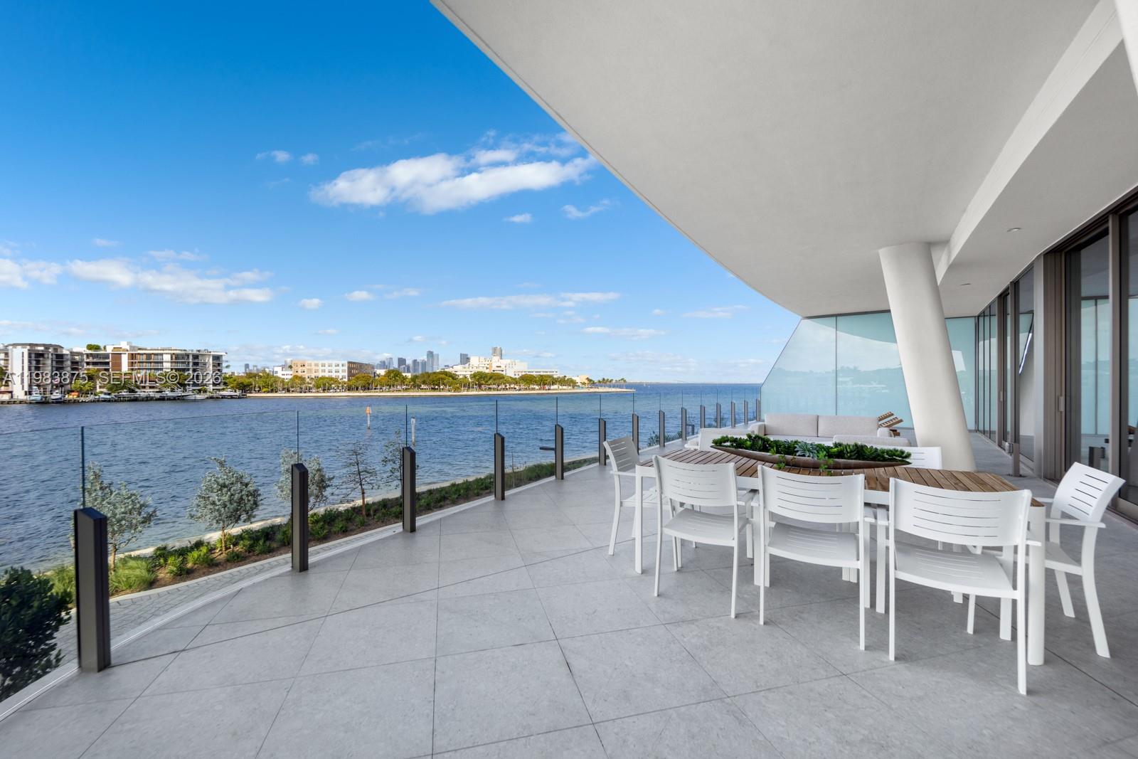 Vita Grove Isle - Residential