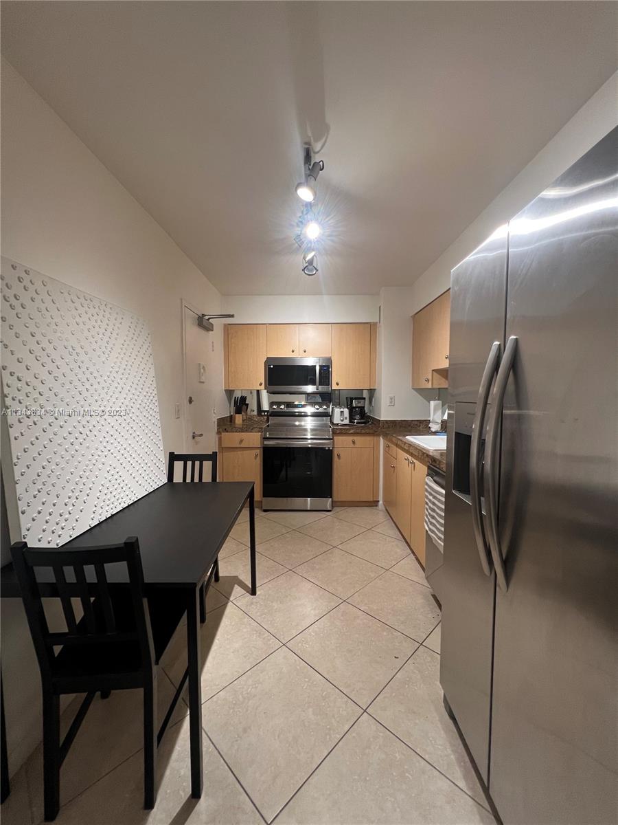 CARLISLE ON THE OCEAN CON - Residential Lease