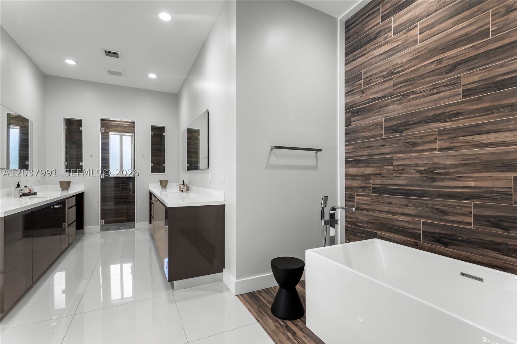 BISCAYNE PARK ESTATES - Residential