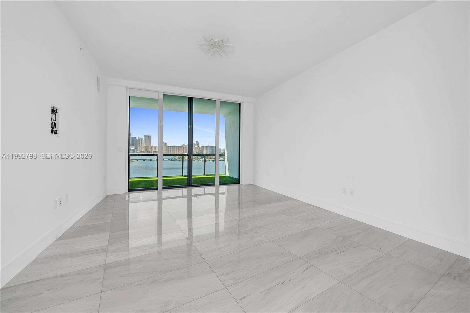 ECHO CONDO - Residential