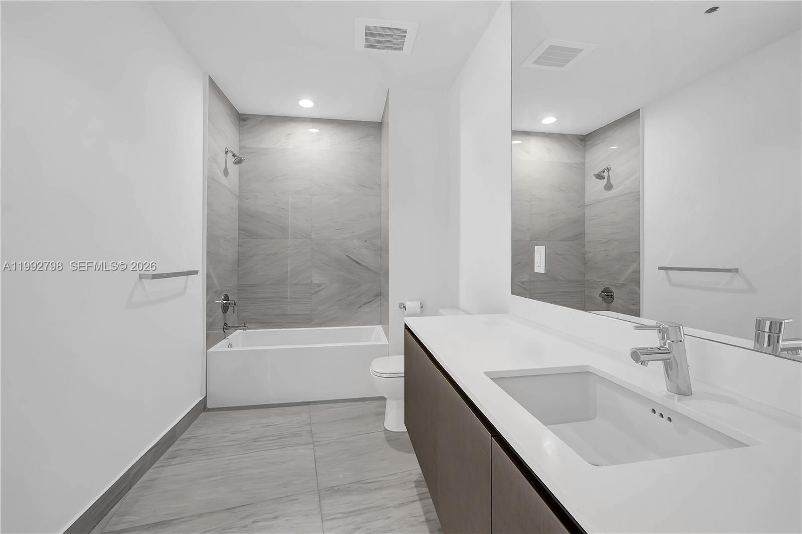 ECHO CONDO - Residential