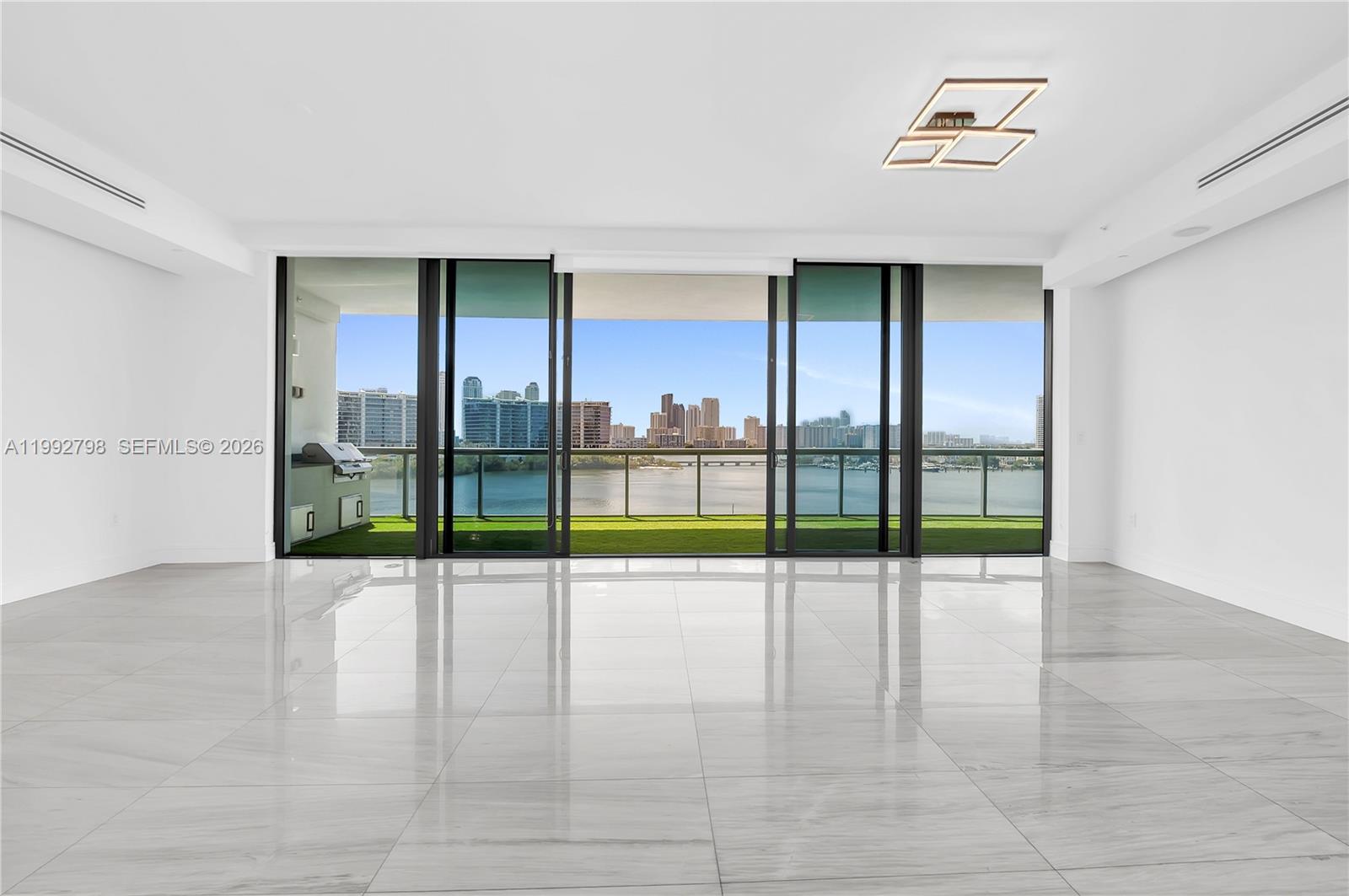 ECHO CONDO - Residential
