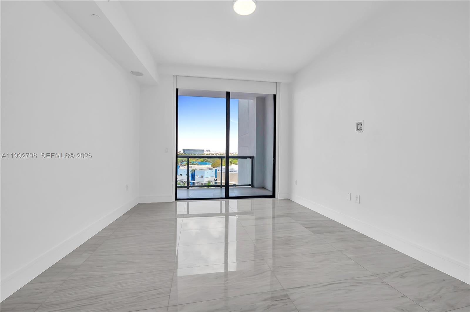 ECHO CONDO - Residential