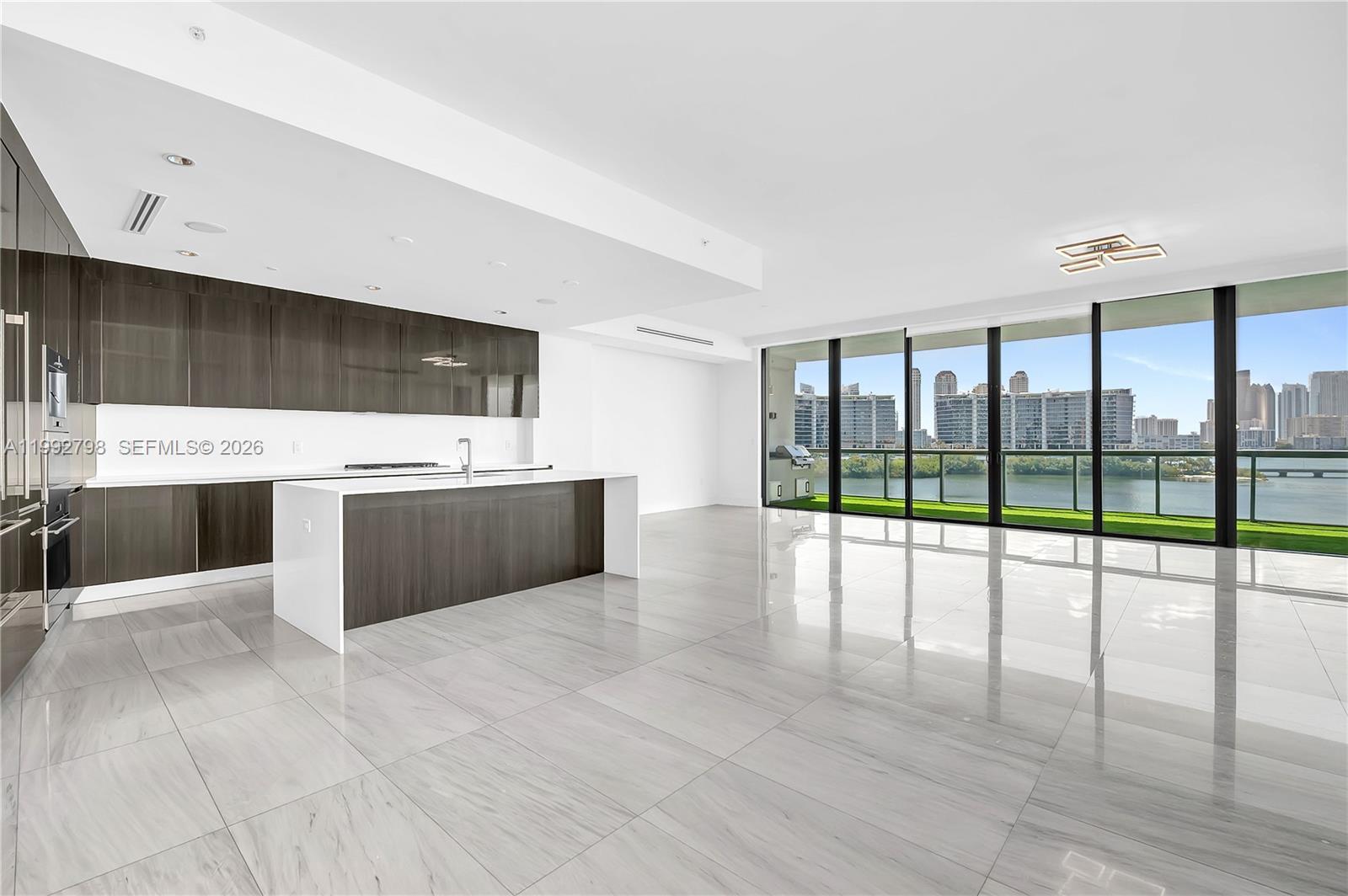 ECHO CONDO - Residential