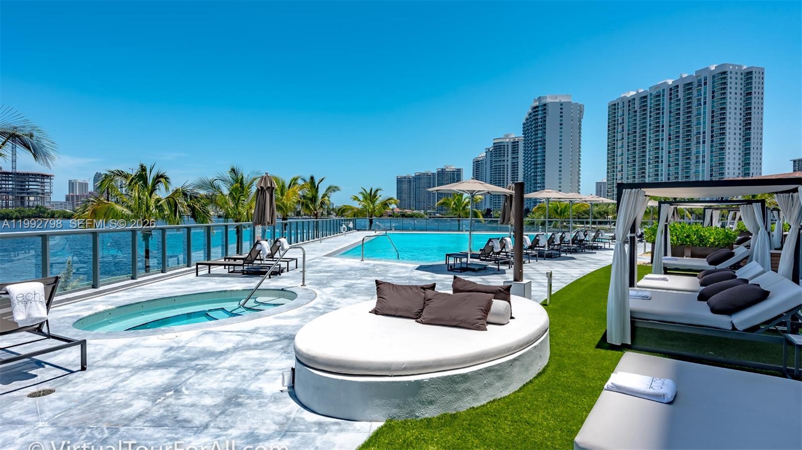 ECHO CONDO - Residential