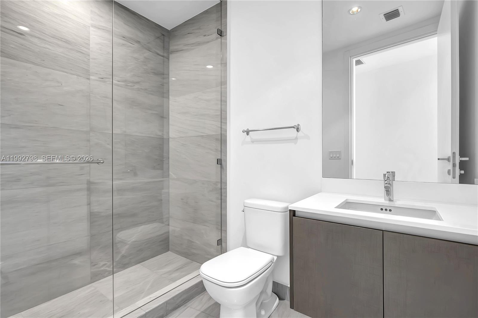 ECHO CONDO - Residential