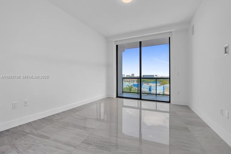ECHO CONDO - Residential
