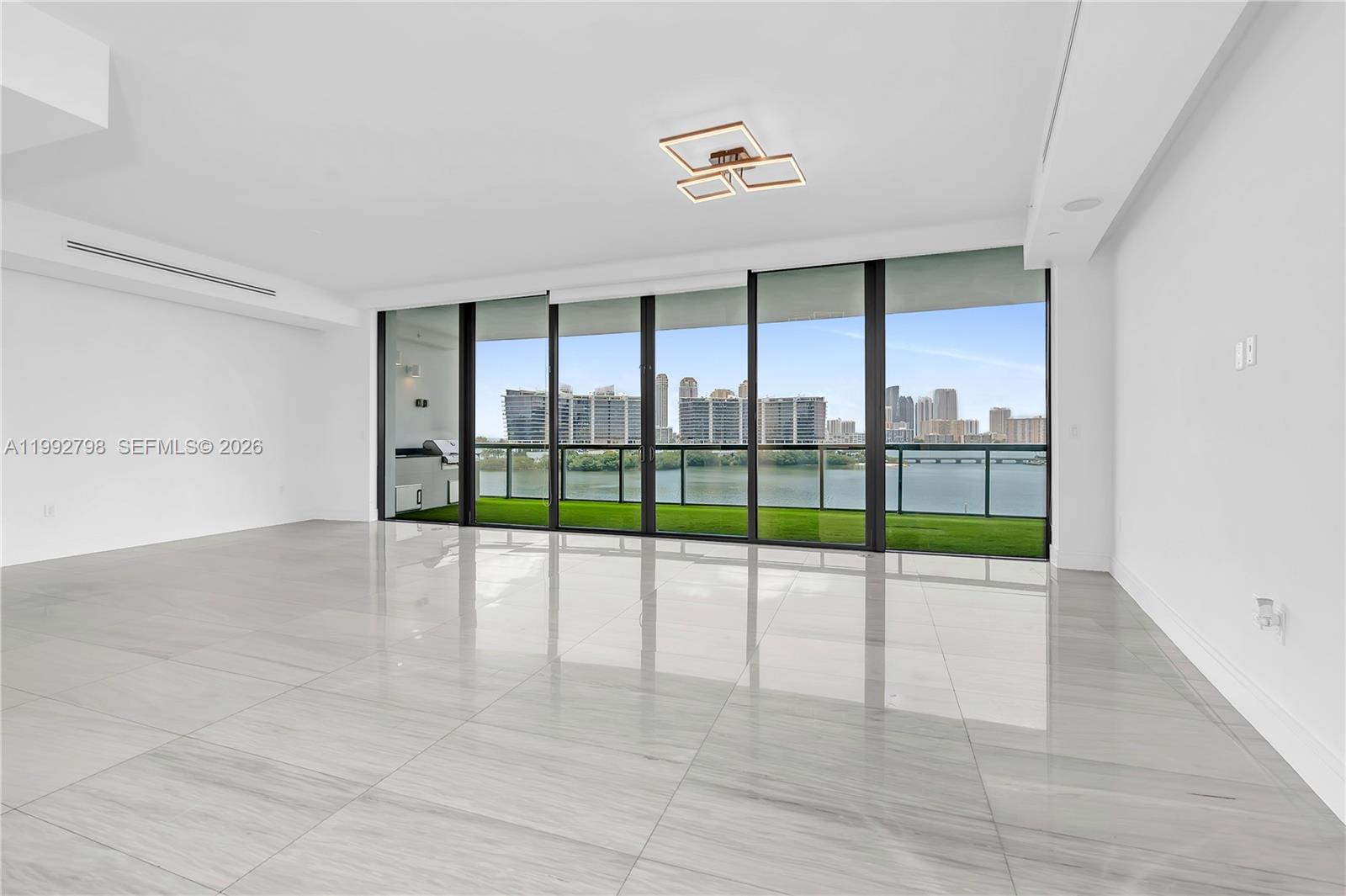 ECHO CONDO - Residential