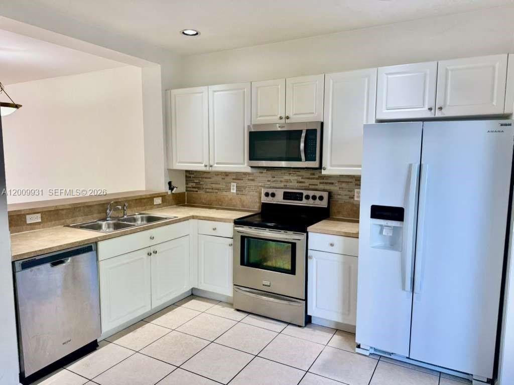 PARK PLACE AT PLANTATION - Residential