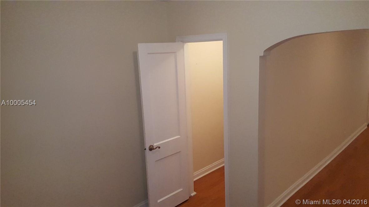 41st St Bus - Residential Lease