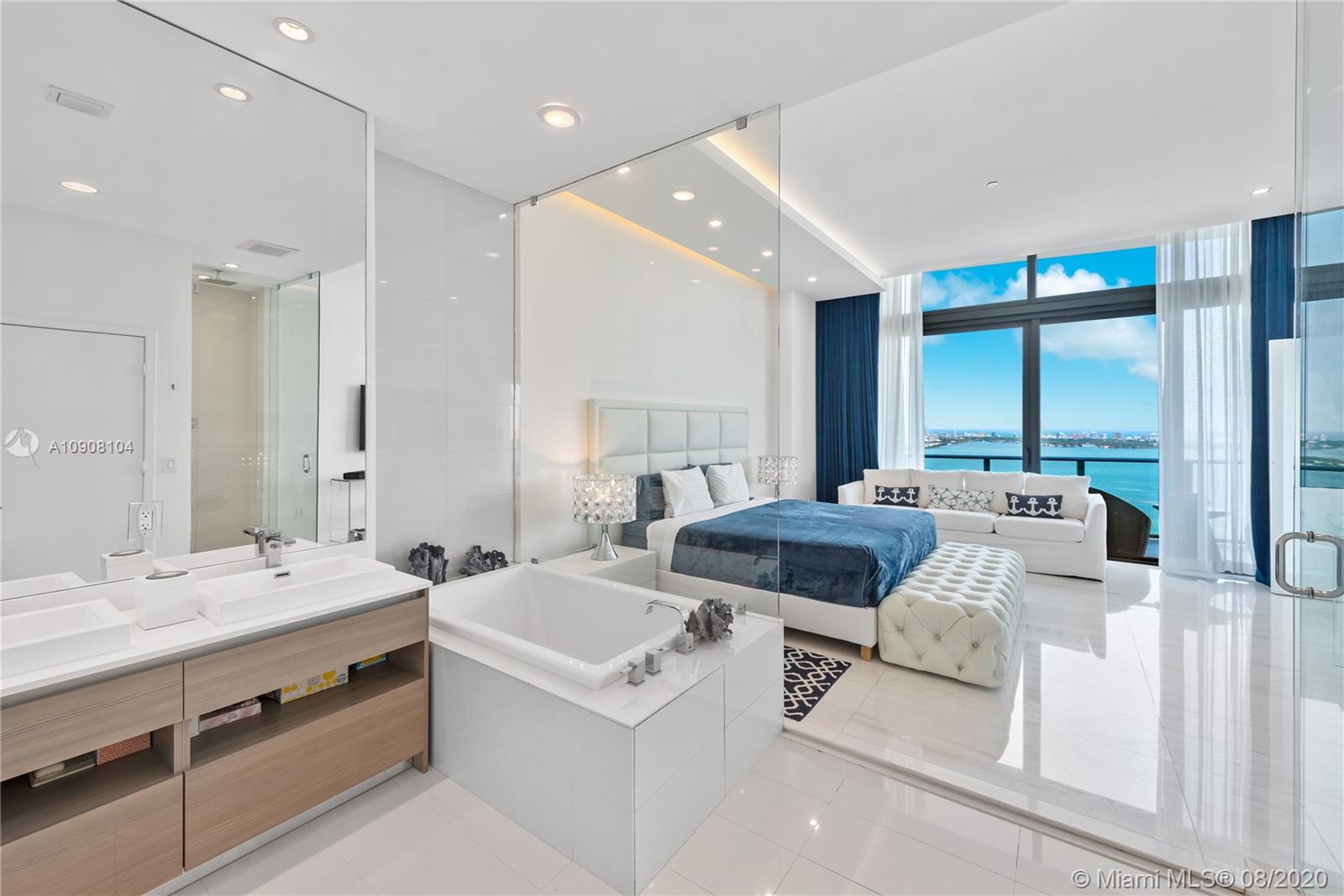 ICON BAY CONDO - Residential