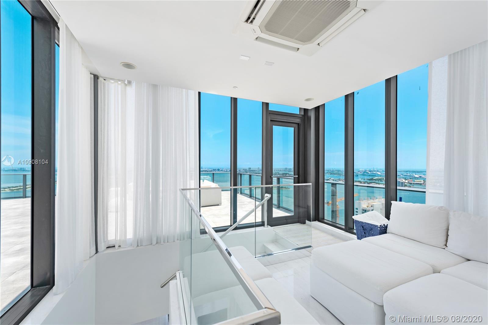 ICON BAY CONDO - Residential