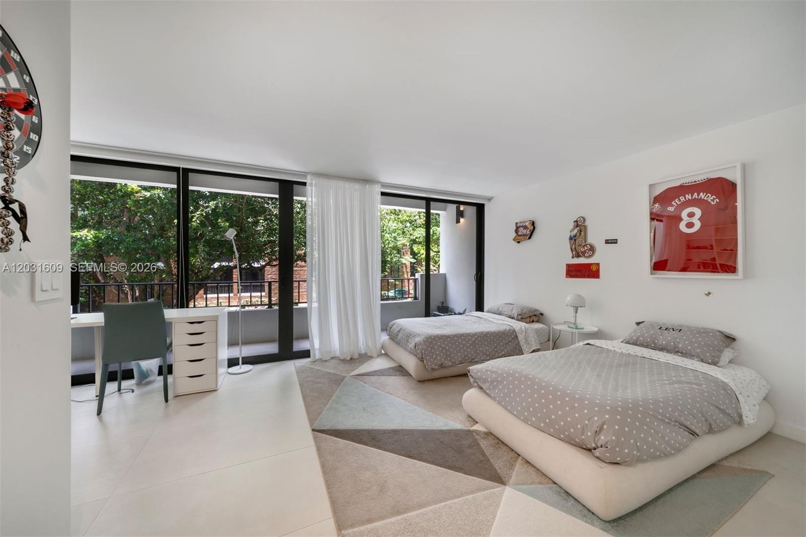 TOWERS QUAYSIDE CT-YARD V - Residential Lease
