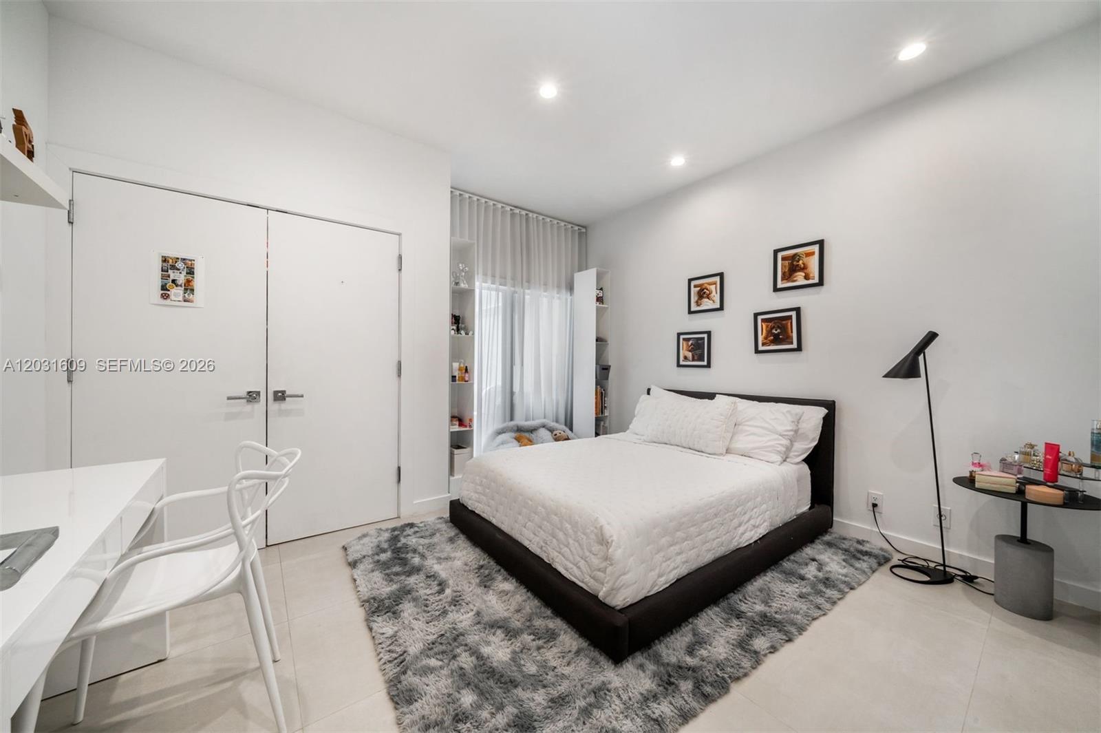 TOWERS QUAYSIDE CT-YARD V - Residential Lease