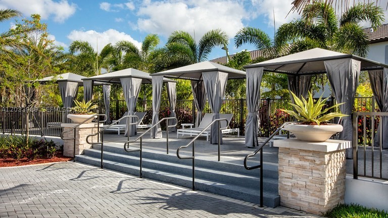 GRAND BAY SOUTH ESTATES - Residential
