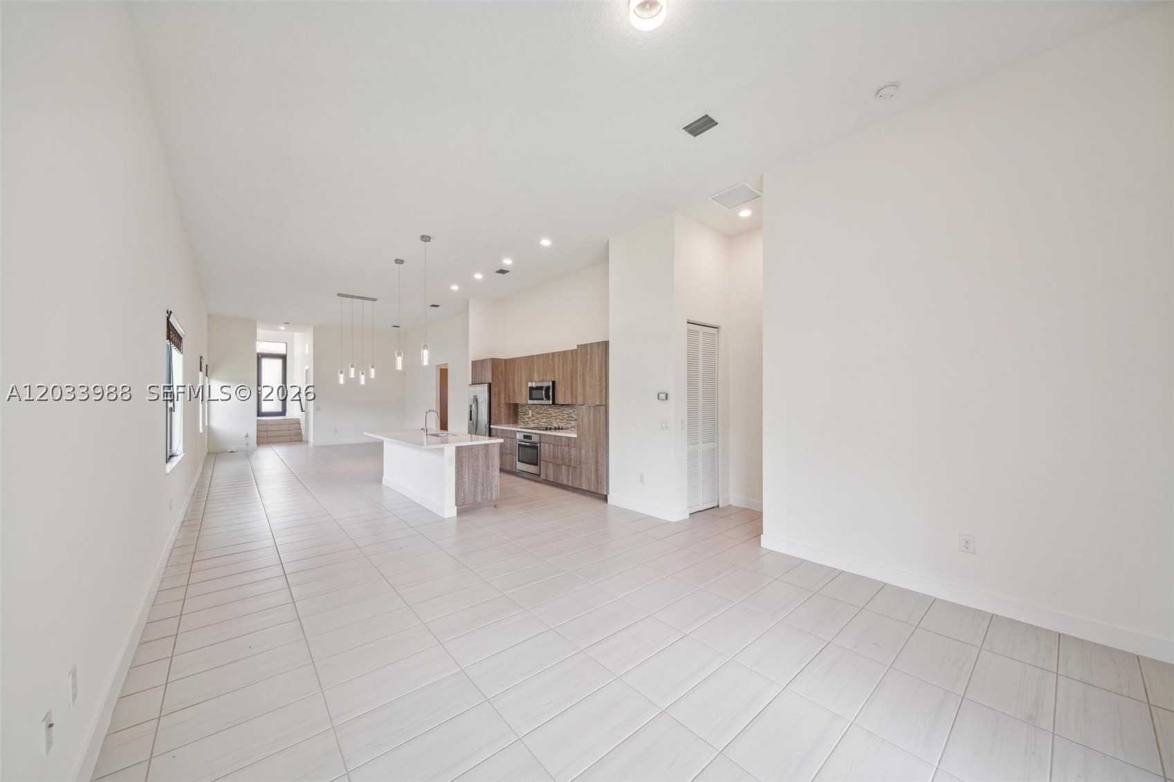 GRAND BAY SOUTH ESTATES - Residential