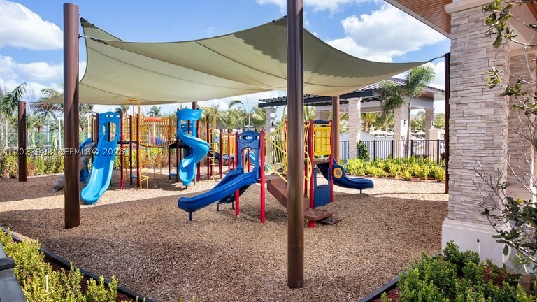 GRAND BAY SOUTH ESTATES - Residential