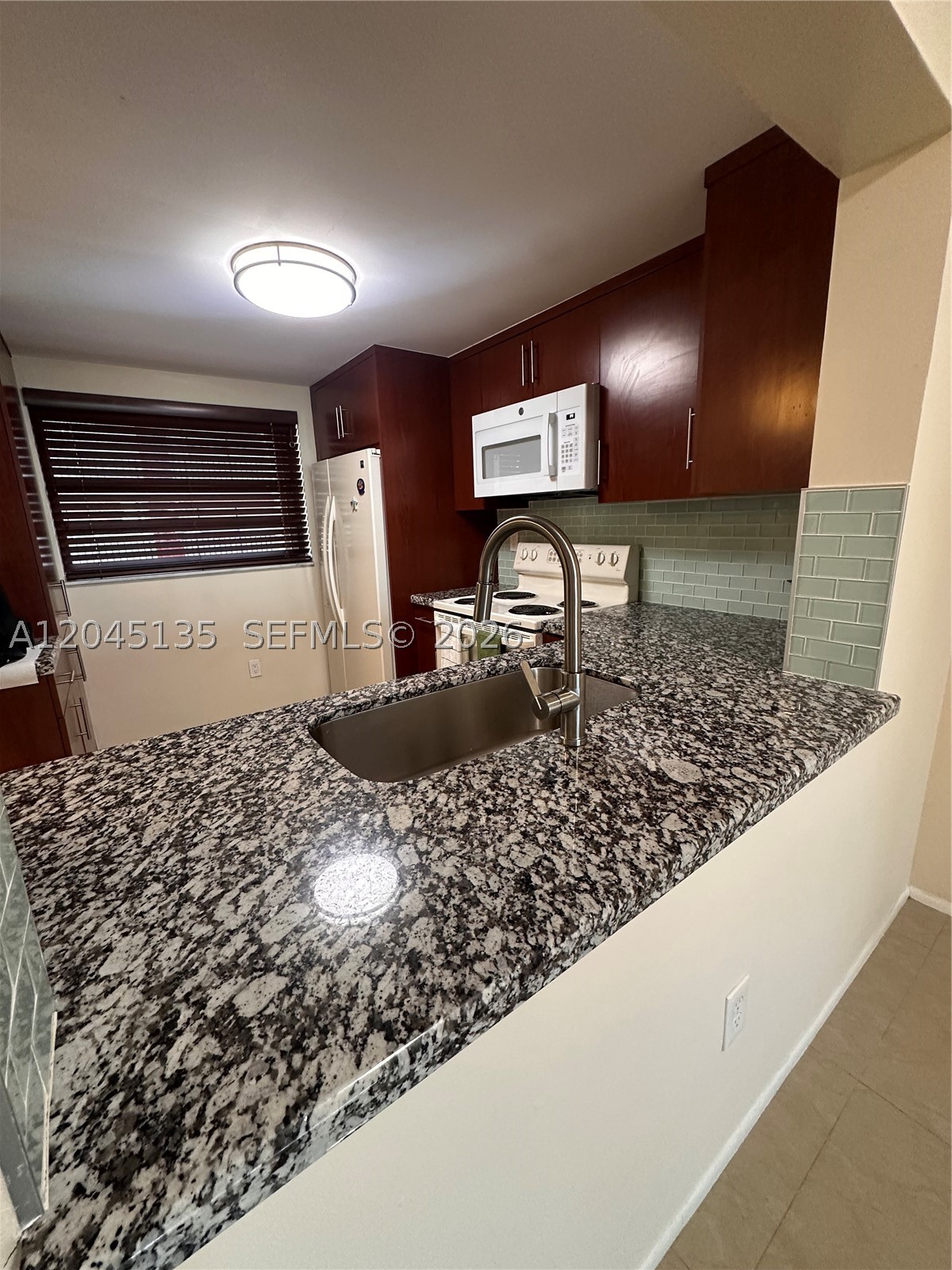 GARDENS OF KENDALL SO CON - Residential Lease