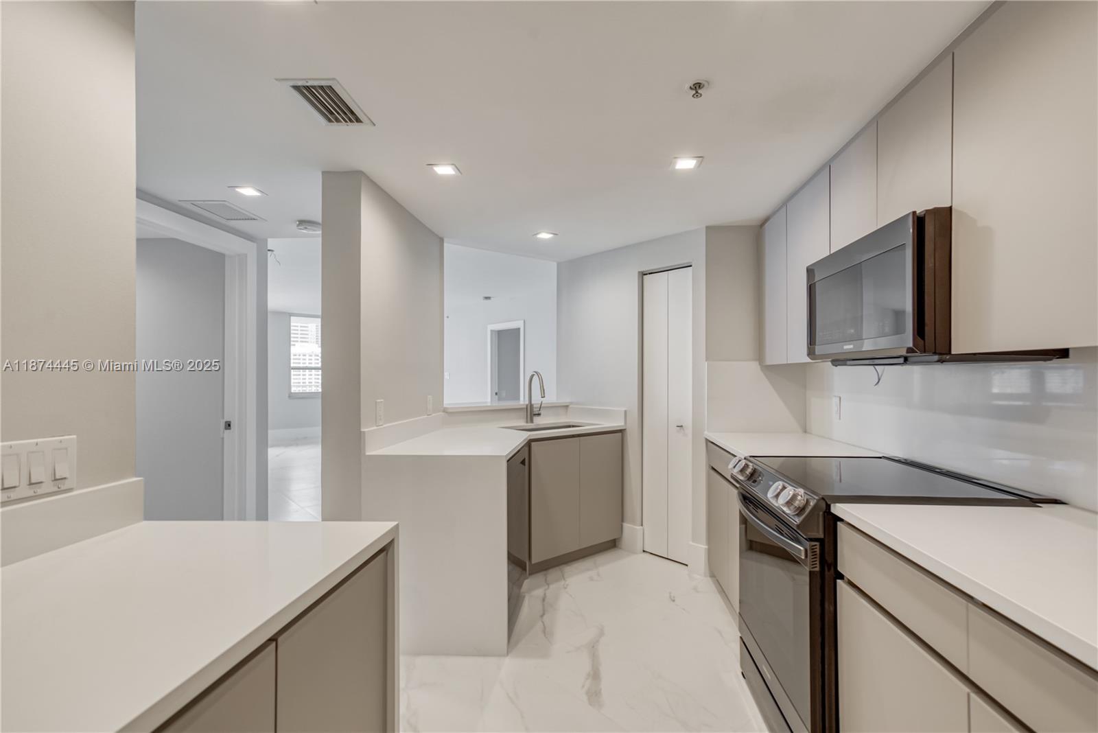 COURVOISIER COURTS CONDO - Residential Lease