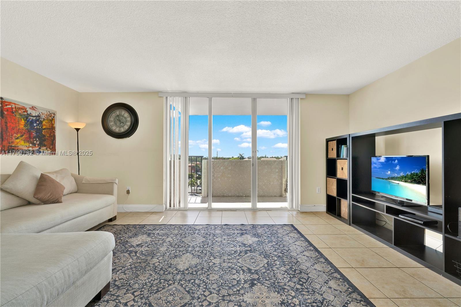COMMODORE PLAZA CONDO - Residential