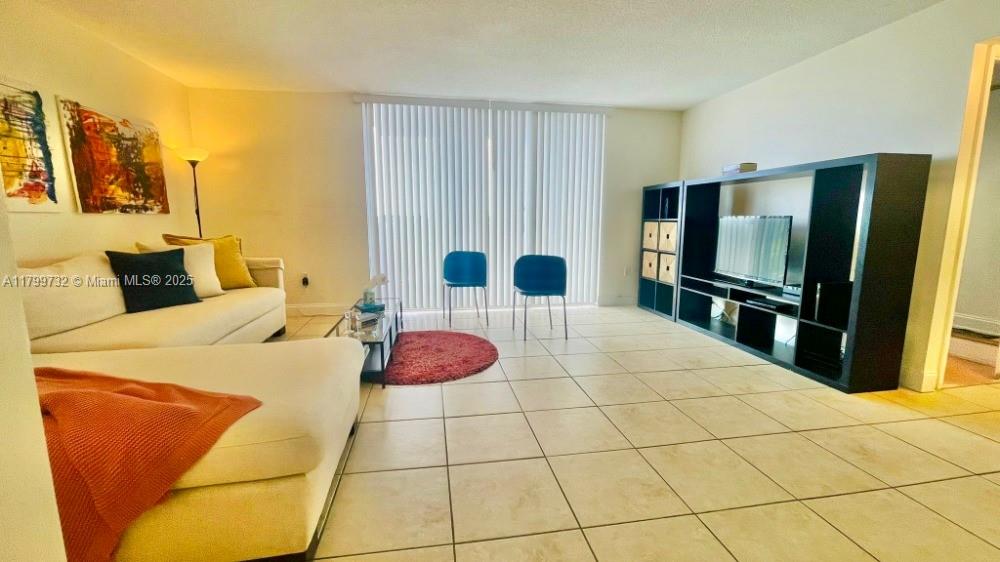 COMMODORE PLAZA CONDO - Residential
