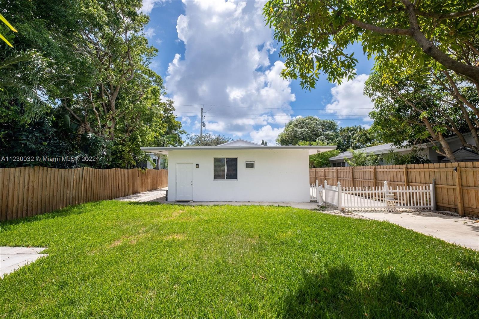 TOWN OF HALLANDALE - Residential Lease