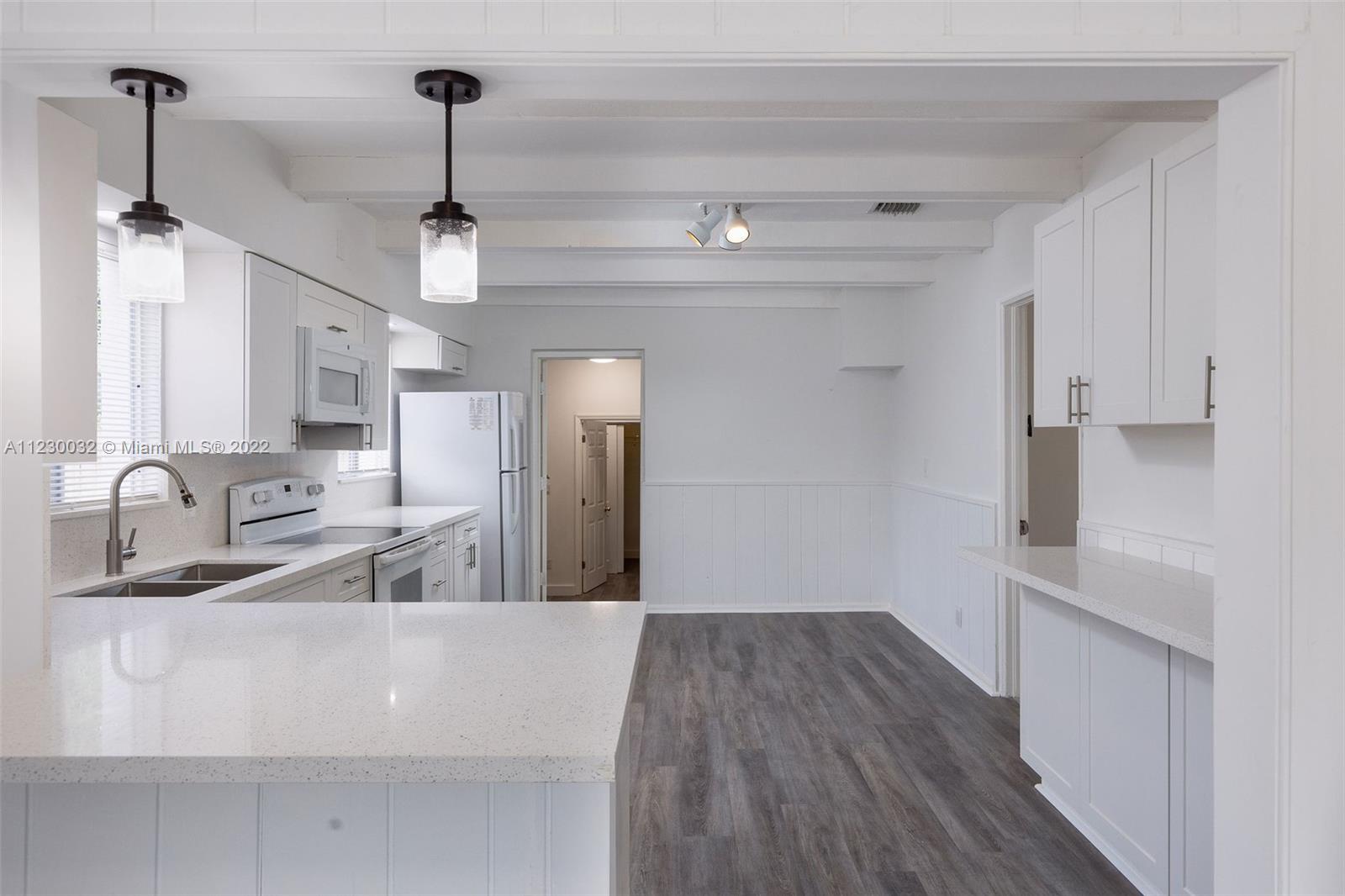 TOWN OF HALLANDALE - Residential Lease