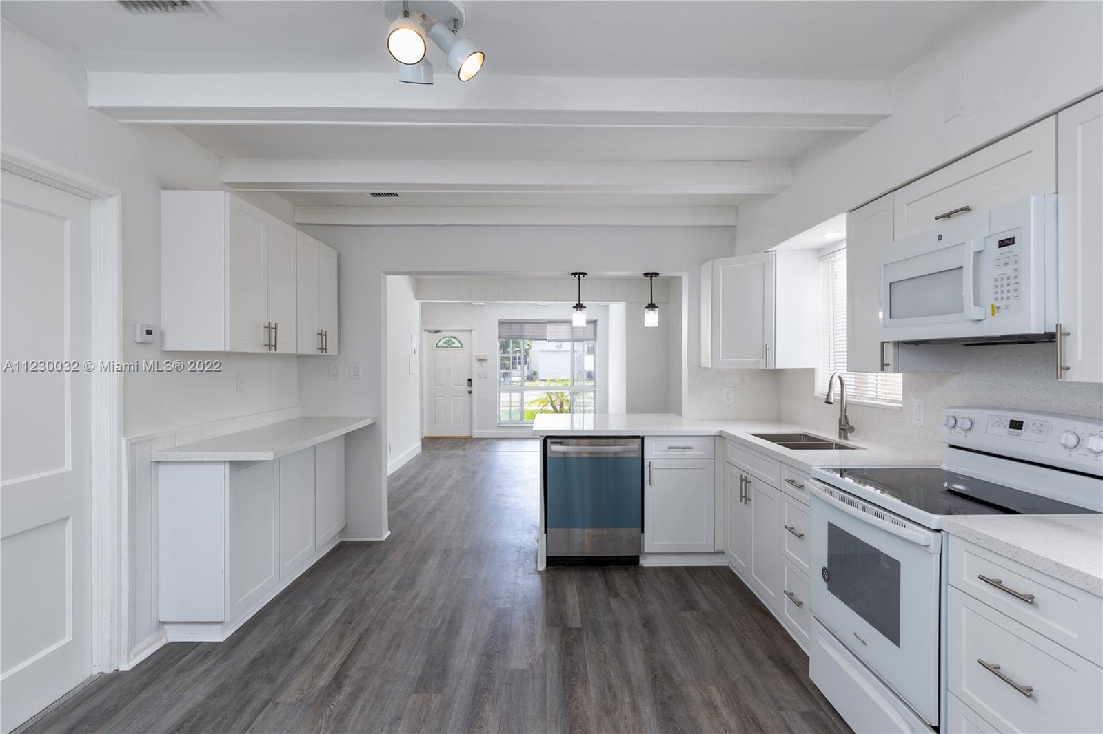 TOWN OF HALLANDALE - Residential Lease