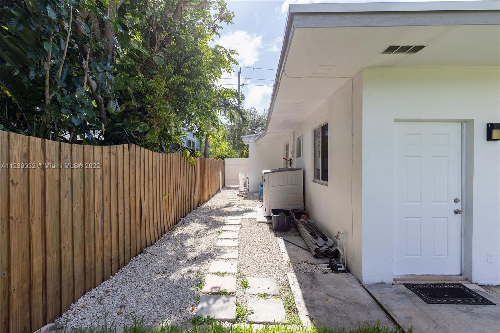 TOWN OF HALLANDALE - Residential Lease