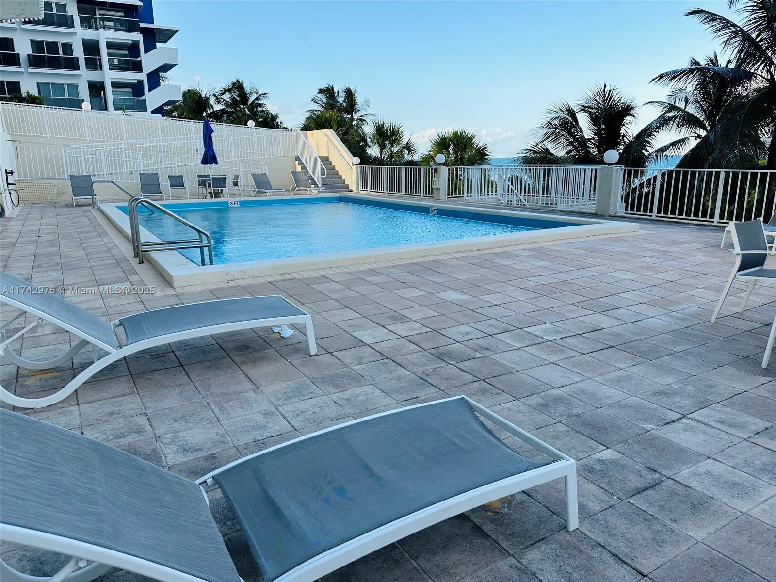 LE TRIANON CONDO - Residential Lease