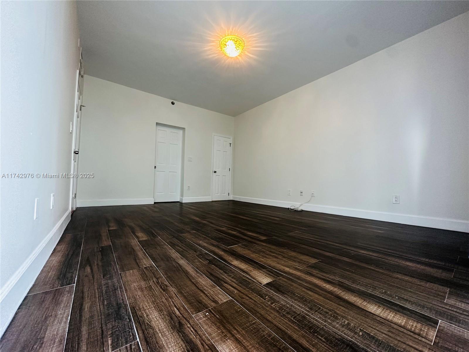 LE TRIANON CONDO - Residential Lease