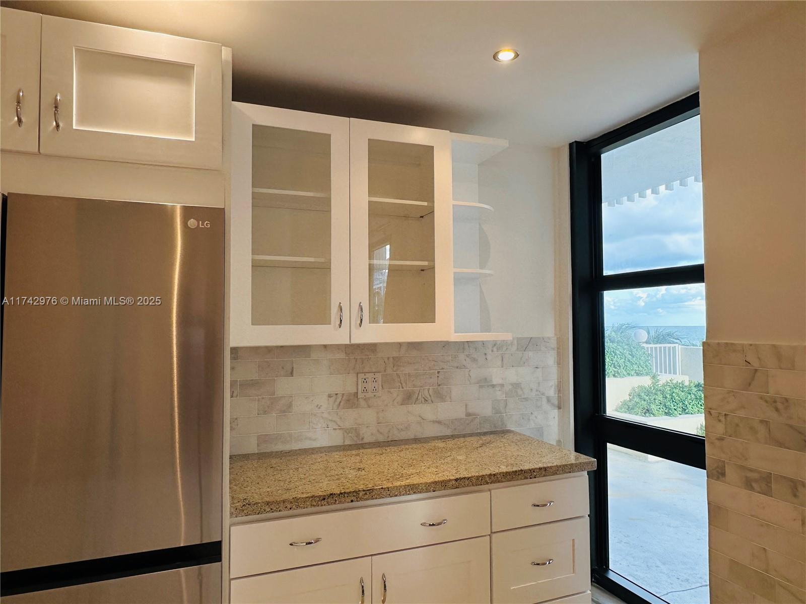 LE TRIANON CONDO - Residential Lease