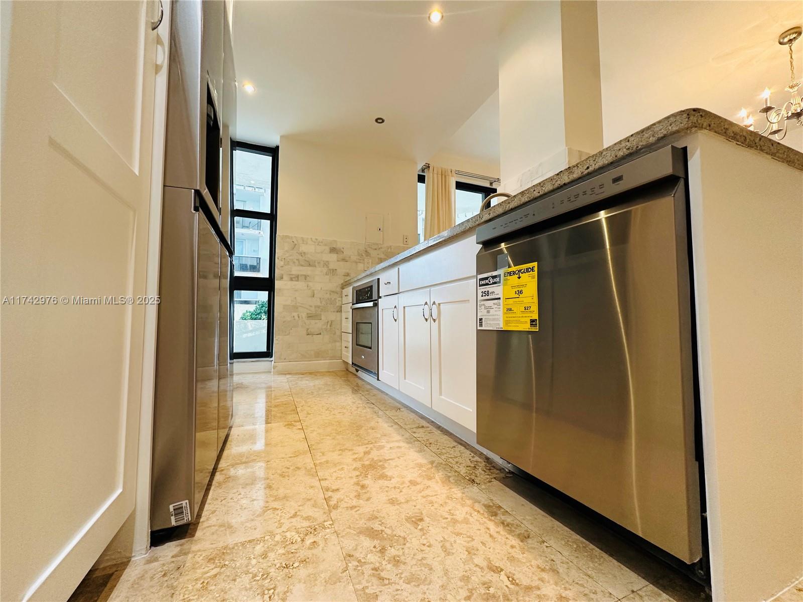 LE TRIANON CONDO - Residential Lease