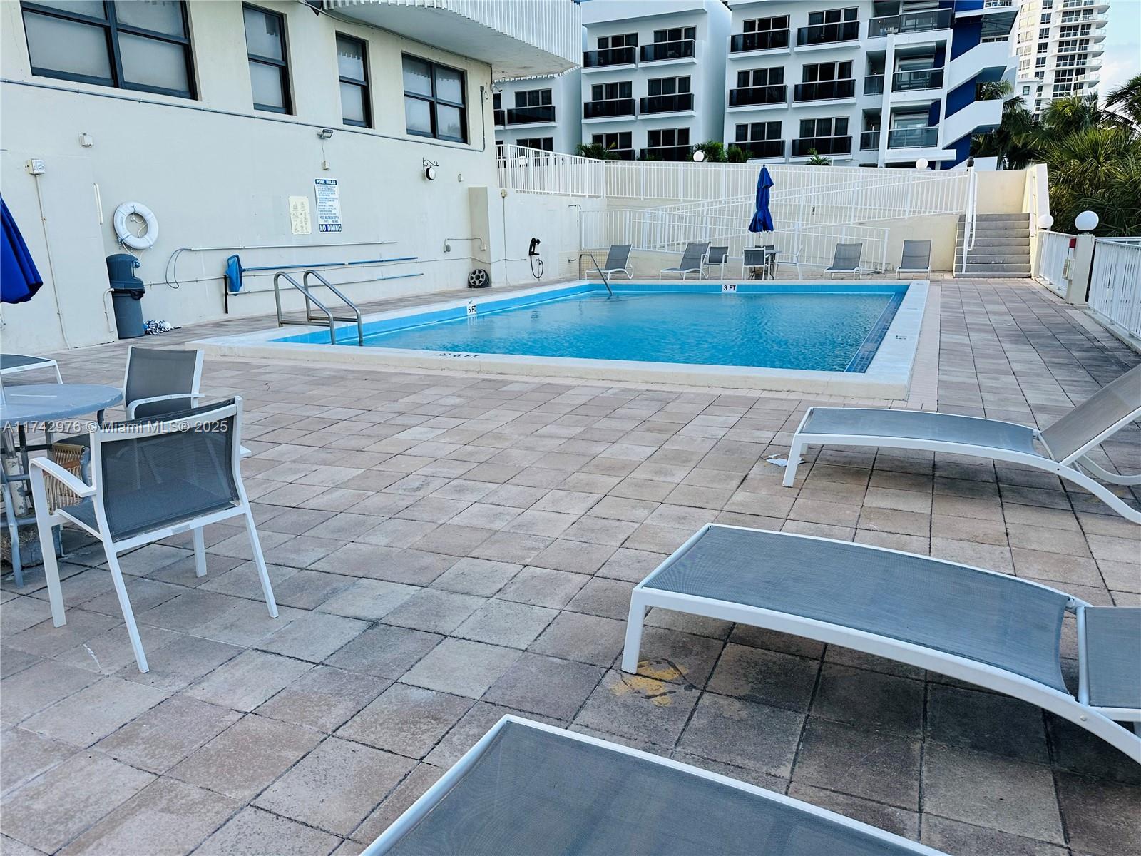 LE TRIANON CONDO - Residential Lease