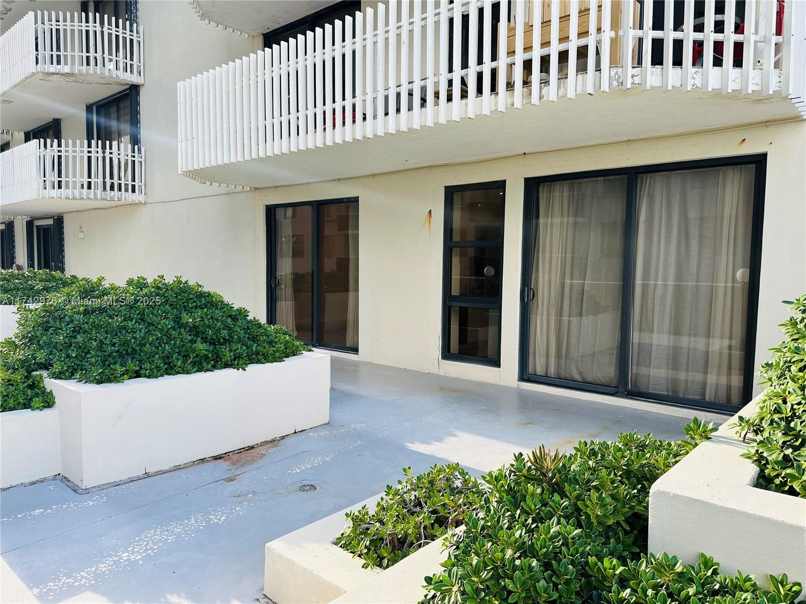 LE TRIANON CONDO - Residential Lease