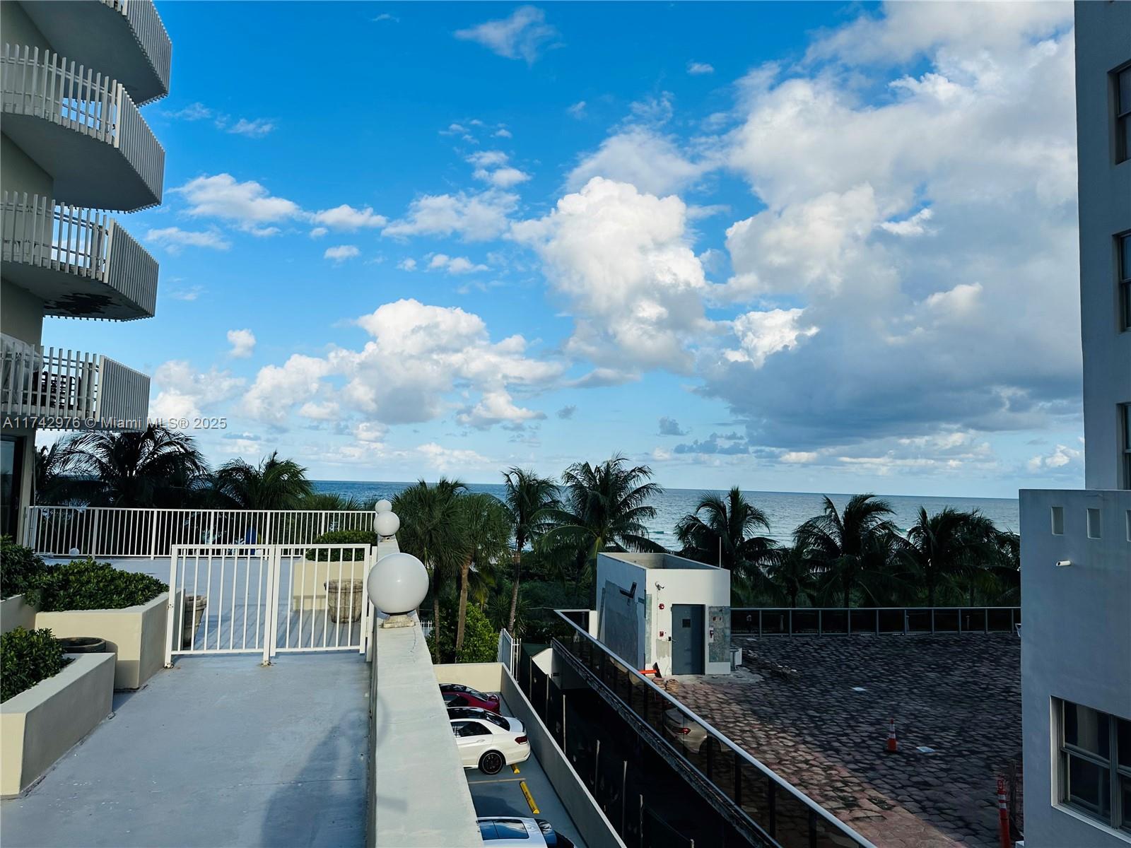 LE TRIANON CONDO - Residential Lease